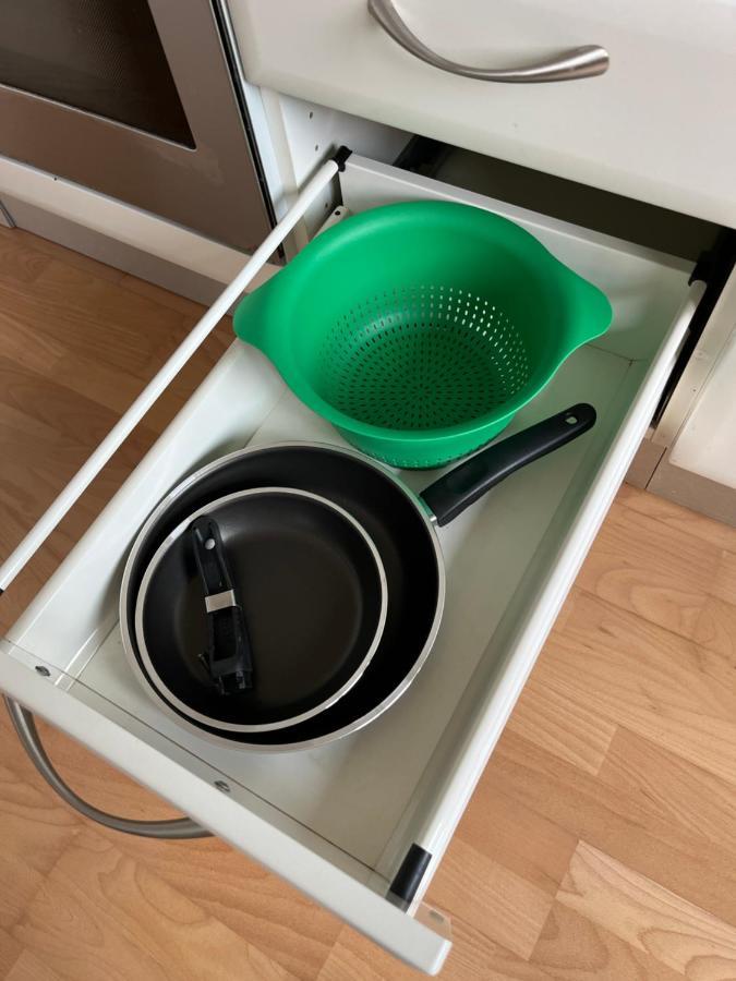 Appartamento Cool Schonbrunn Apt 2Br Vienna Esterno foto