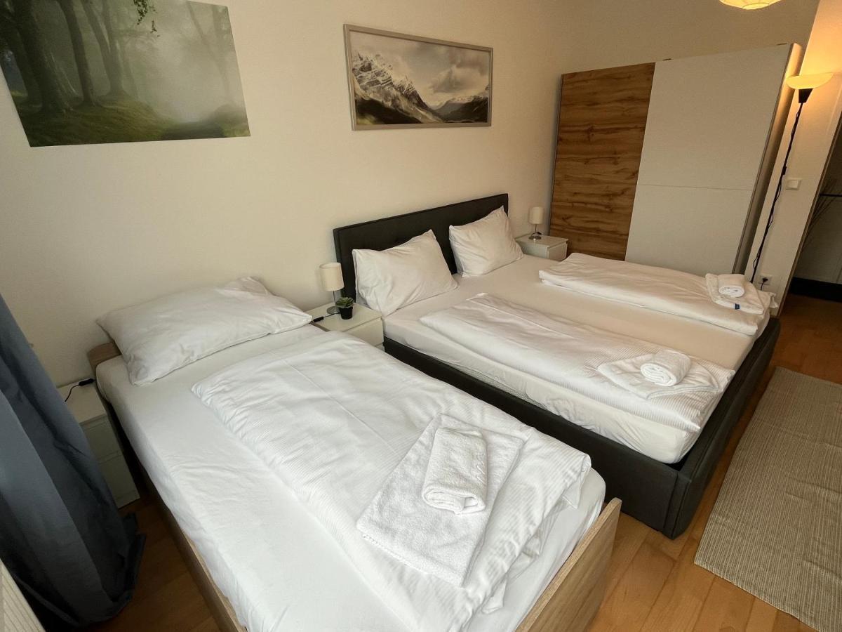 Appartamento Cool Schonbrunn Apt 2Br Vienna Esterno foto
